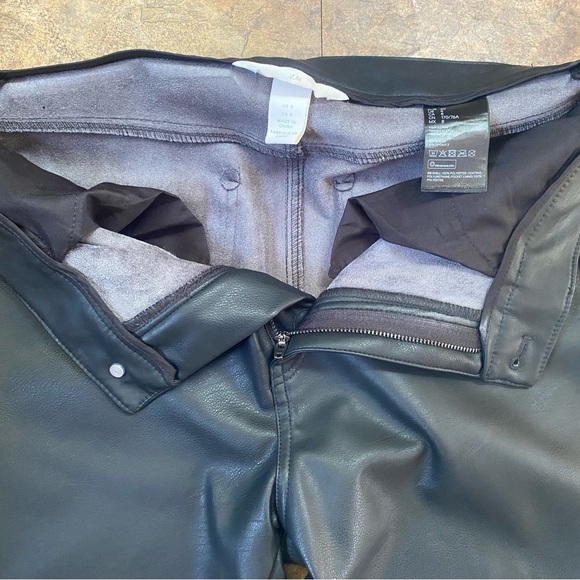 H&M faux leather pants - Picture 5 of 6